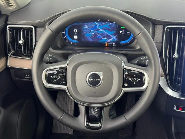 2025 Volvo XC90 Plug-In Hybrid T8 Plus 7-Seater