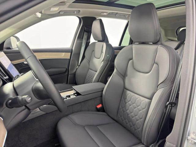2025 Volvo XC90 Plug-In Hybrid T8 Plus 7-Seater