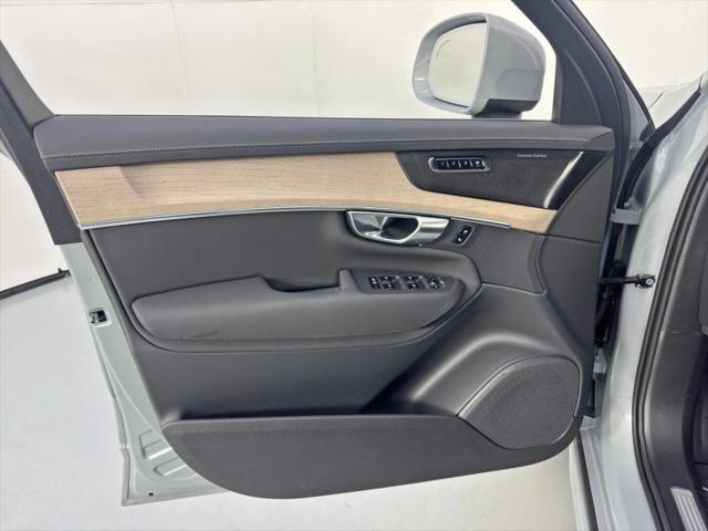 2025 Volvo XC90 Plug-In Hybrid T8 Plus 7-Seater