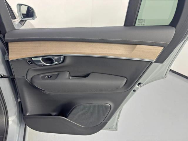 2025 Volvo XC90 Plug-In Hybrid T8 Plus 7-Seater