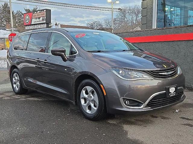 2017 Chrysler Pacifica Hybrid Touring Plus