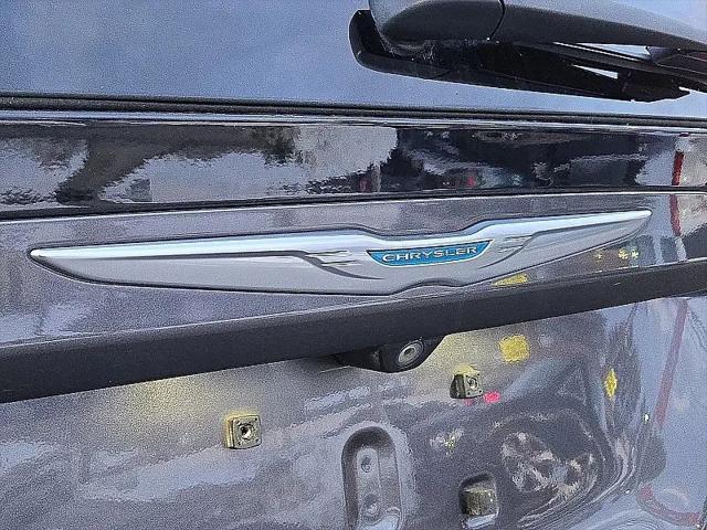 2017 Chrysler Pacifica Hybrid Touring Plus