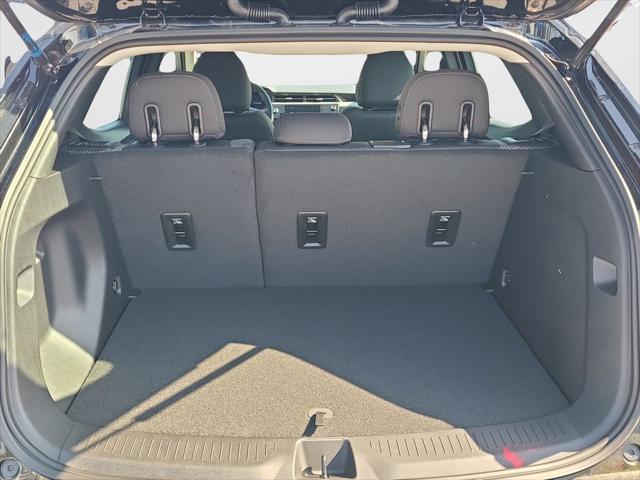 2027 Chevrolet Bolt LT FWD