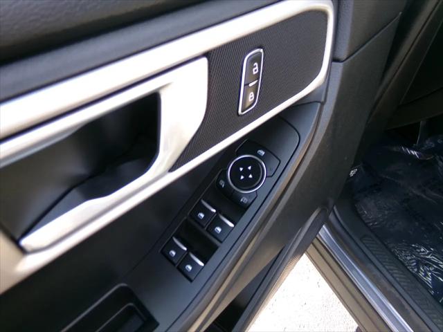 2023 Ford Explorer Base 4WD