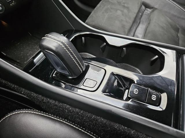 2020 Volvo XC40 T5 R-Design