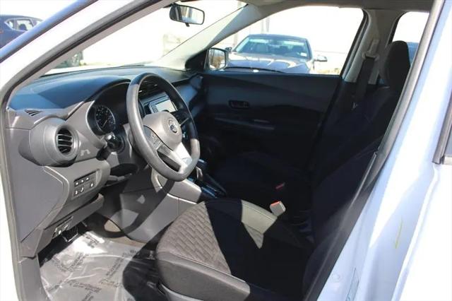2022 Nissan Kicks S Xtronic CVT
