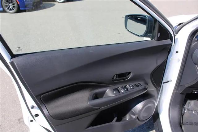 2022 Nissan Kicks S Xtronic CVT