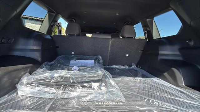 2026 Jeep Cherokee Laredo 4x4