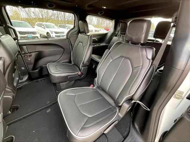 2026 Chrysler Pacifica Limited AWD