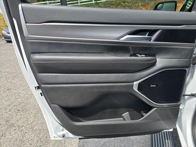 2026 Jeep Grand Wagoneer L Limited Altitude 4x4