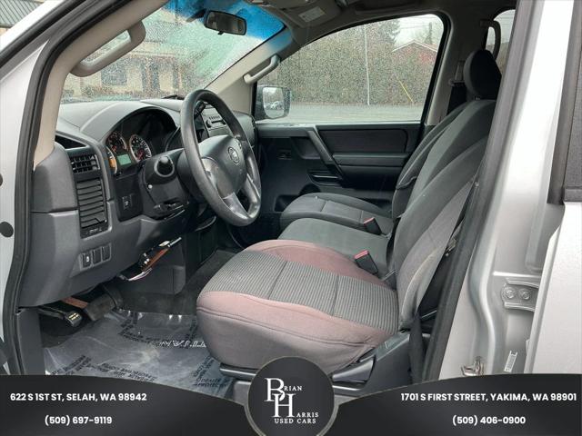 2013 Nissan Titan SV