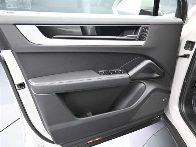 2025 Porsche Cayenne Unknown