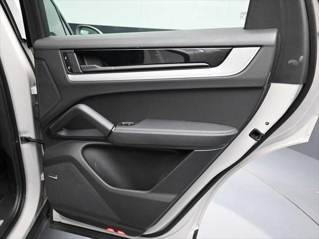 2025 Porsche Cayenne Unknown