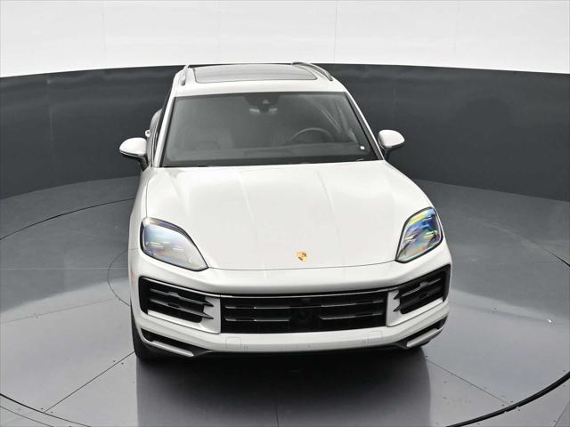 2025 Porsche Cayenne Unknown