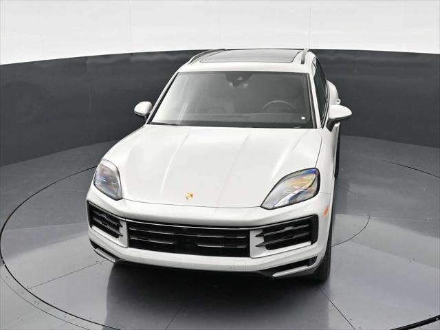 2025 Porsche Cayenne Unknown