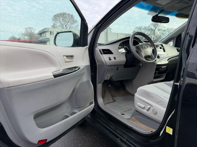 2013 Toyota Sienna Unknown