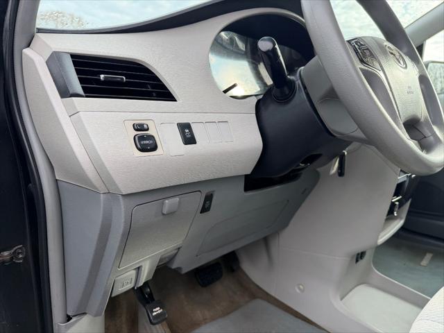 2013 Toyota Sienna Unknown