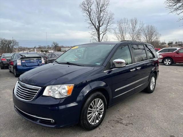 2015 Chrysler Town & Country Touring-L for sale in Merrillville, IN