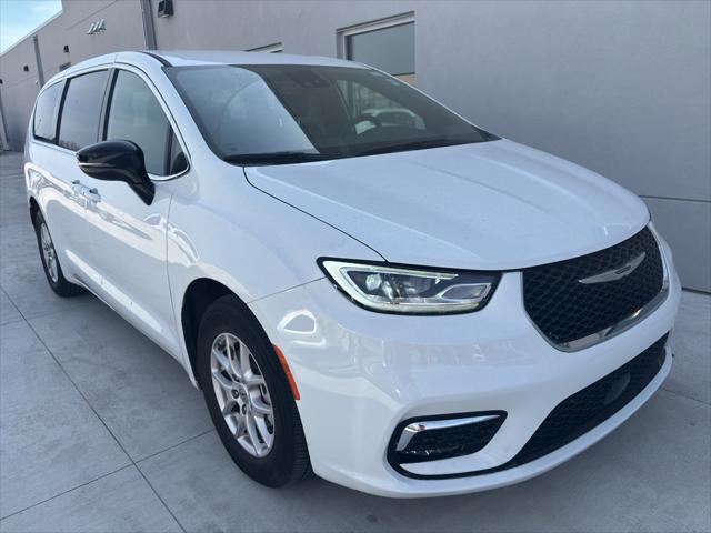2025 Chrysler Pacifica Select for sale in Winona, MN