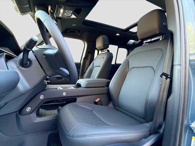 2026 Land Rover Defender P400 X-Dynamic SE