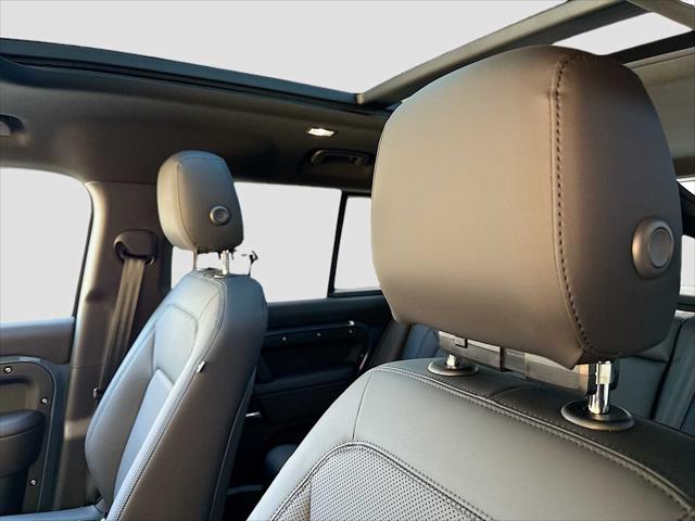 2026 Land Rover Defender P400 X-Dynamic SE