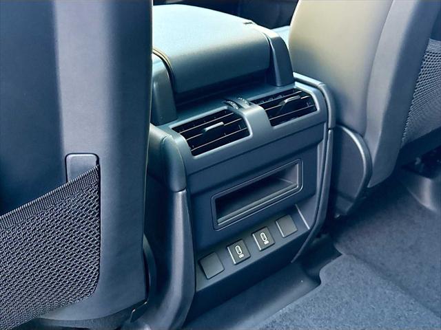 2026 Land Rover Defender P400 X-Dynamic SE