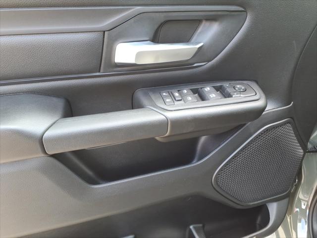2026 Ram 1500 Express Crew Cab 4x4 5'7" Box