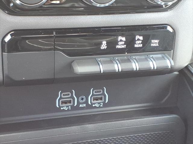 2026 Ram 1500 Express Crew Cab 4x4 5'7" Box