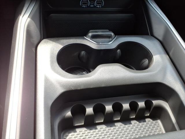 2026 Ram 1500 Express Crew Cab 4x4 5'7" Box