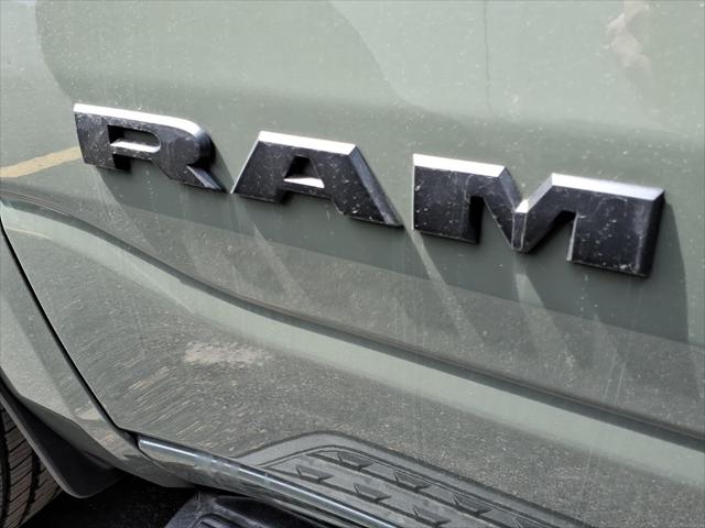 2026 Ram 1500 Express Crew Cab 4x4 5'7" Box