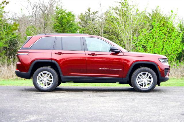 2026 Jeep Grand Cherokee Laredo 4x2