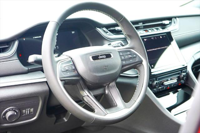 2026 Jeep Grand Cherokee Laredo 4x2