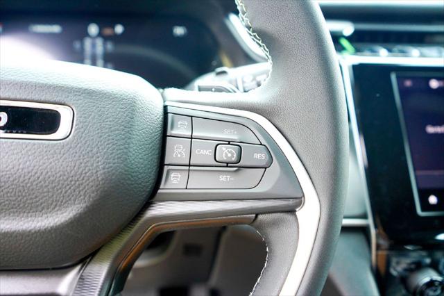 2026 Jeep Grand Cherokee Laredo 4x2
