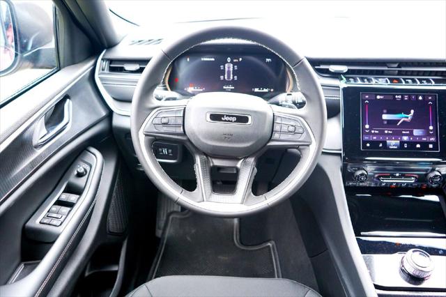 2026 Jeep Grand Cherokee Laredo 4x2