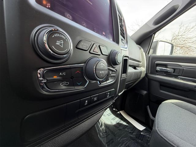 2023 Ram 1500 Classic Warlock Crew Cab 4x4 5'7" Box
