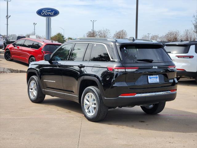 2026 Jeep Grand Cherokee Laredo 4x2