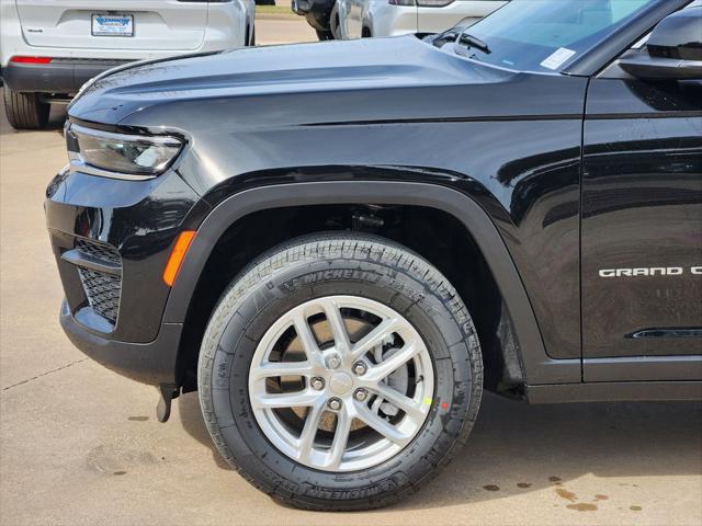 2026 Jeep Grand Cherokee Laredo 4x2