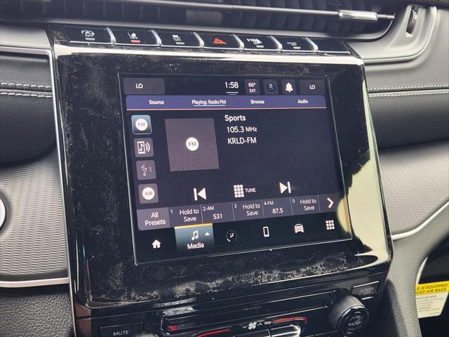 2026 Jeep Grand Cherokee Laredo 4x2