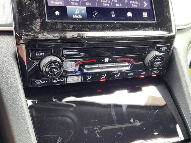 2026 Jeep Grand Cherokee Laredo 4x2
