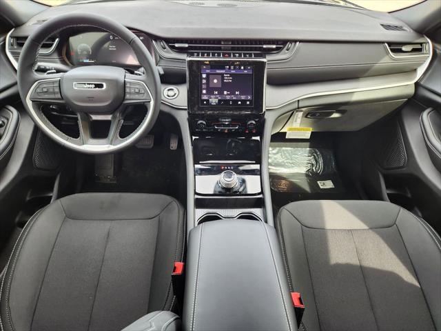 2026 Jeep Grand Cherokee Laredo 4x2