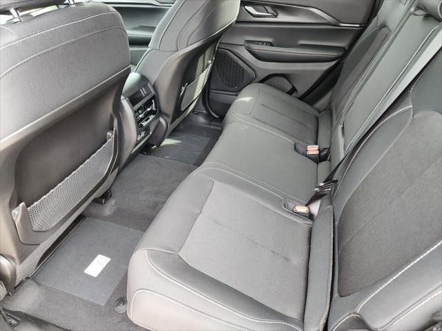 2026 Jeep Grand Cherokee Laredo 4x2