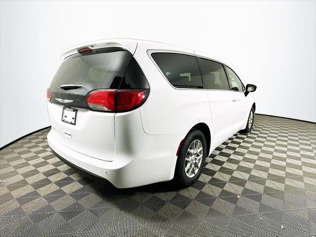 2026 Chrysler Voyager LX