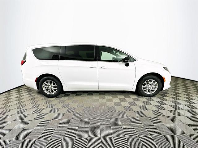 2026 Chrysler Voyager LX