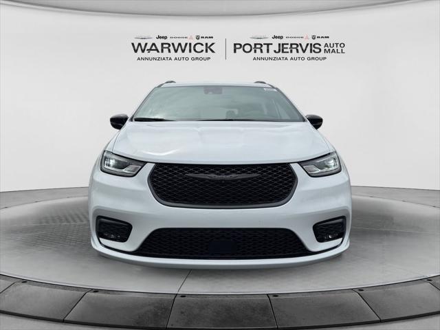 2026 Chrysler Pacifica Select AWD
