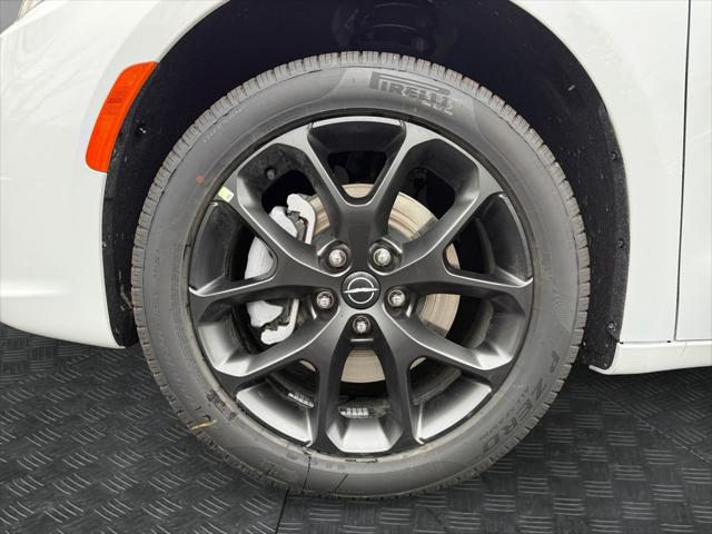 2026 Chrysler Pacifica Select AWD