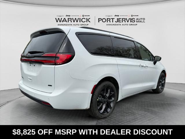 2026 Chrysler Pacifica Select AWD