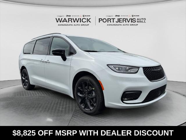 2026 Chrysler Pacifica Select AWD