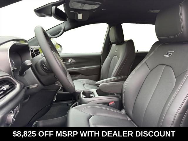 2026 Chrysler Pacifica Select AWD