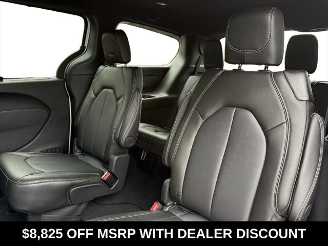 2026 Chrysler Pacifica Select AWD