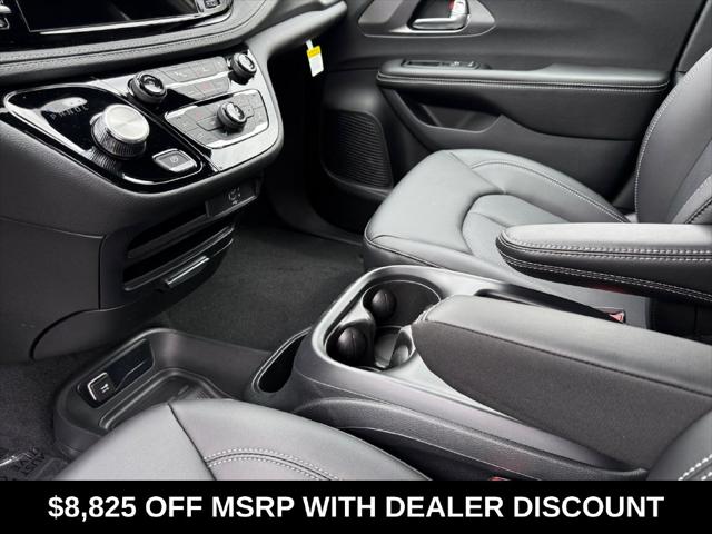 2026 Chrysler Pacifica Select AWD